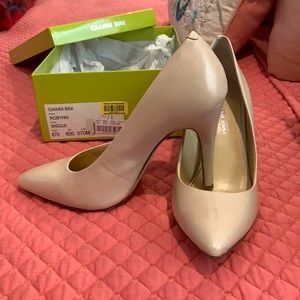 Gianni Bini bisque pump